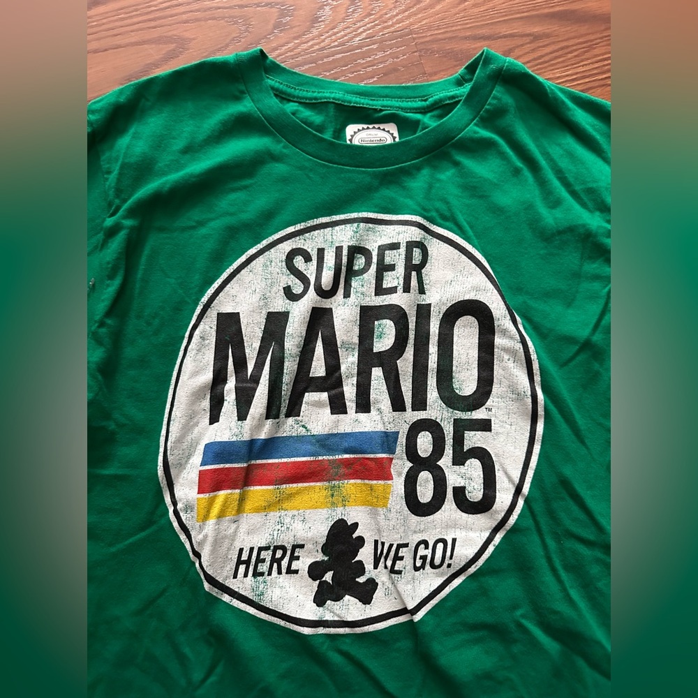 Nintendo Super Mario 85 Graphic T-Shirt Green Size S/M